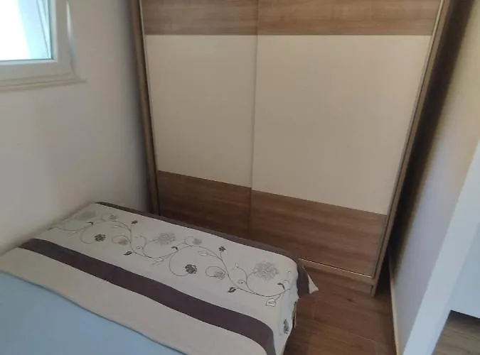 Charlie Apartmán *